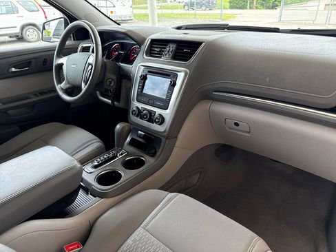 Used 2014 GMC Acadia SLE FWD image 13