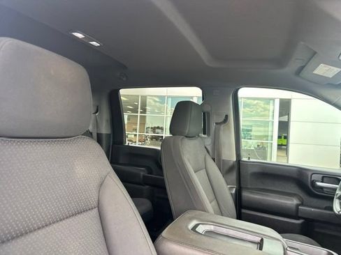 Used 2022 Chevrolet Silverado 2500 Custom w/ Custom Value Package AWD/4WD image 10