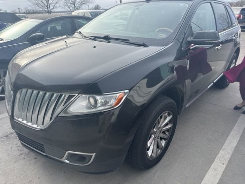 Used 2013 Lincoln MKX FWD image 1