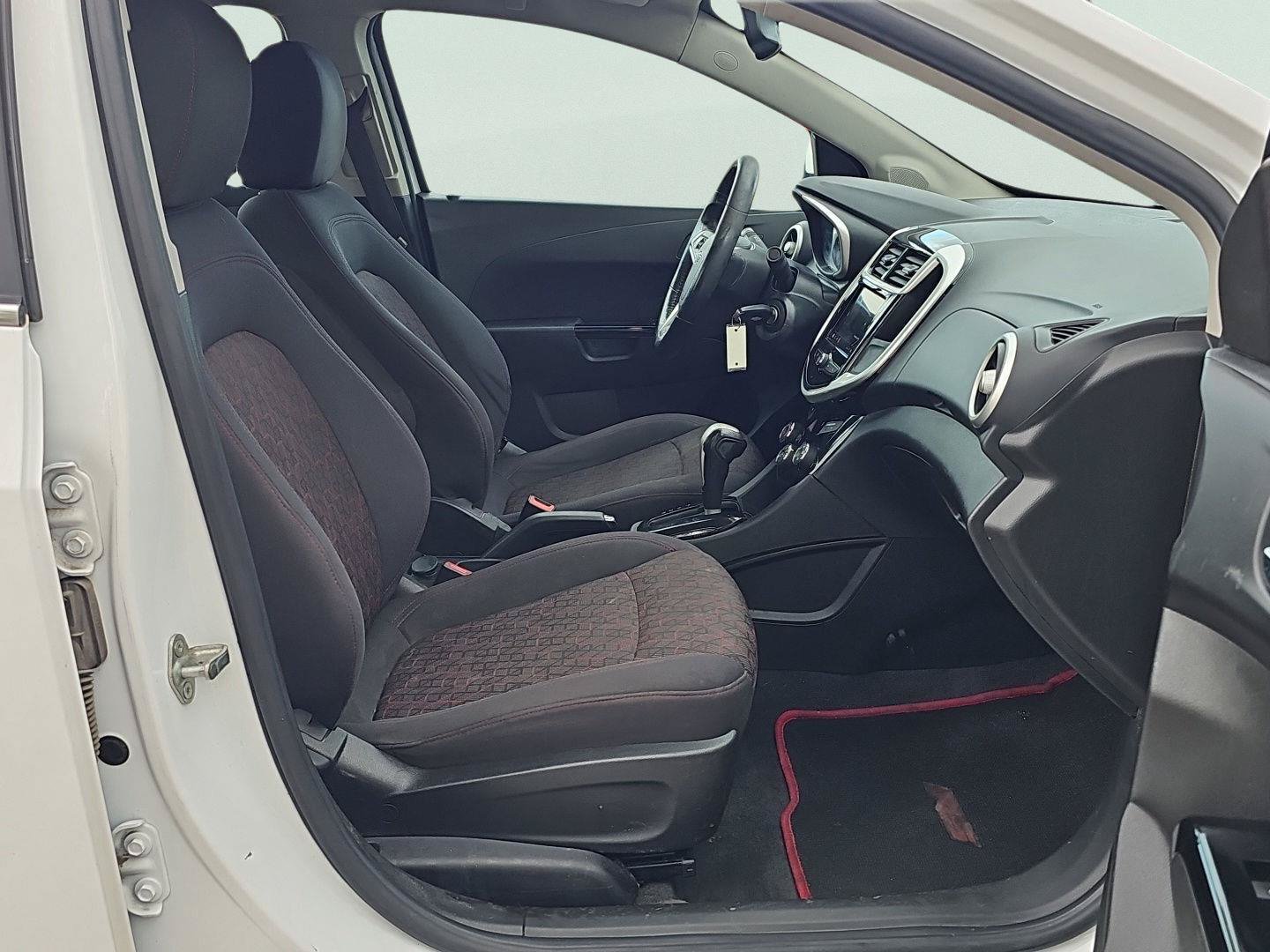 Used 2020 Chevrolet Sonic LT w/ RS Package FWD image 15