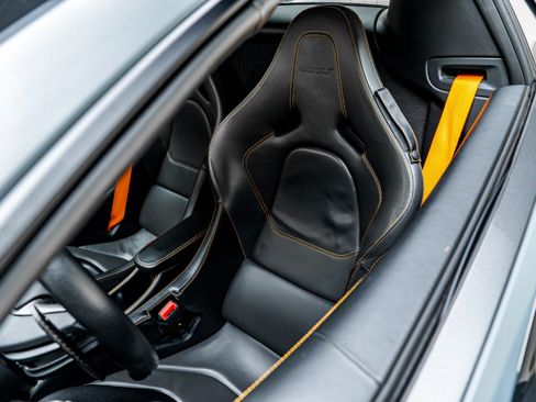 Used 2020 McLaren 600LT Spider RWD image 4