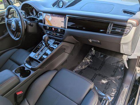 New 2026 Porsche Macan image 31