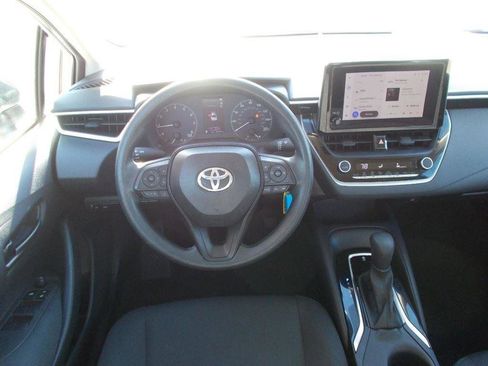 Used 2025 Toyota Corolla LE image 13