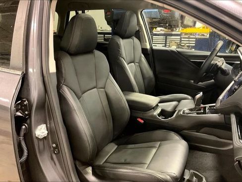Used 2025 Subaru Outback Limited image 7