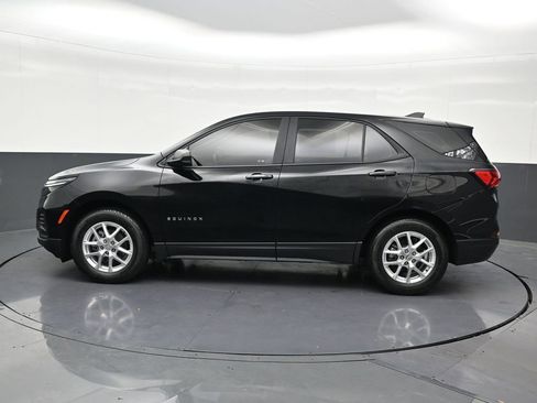 Used 2024 Chevrolet Equinox LS FWD image 2