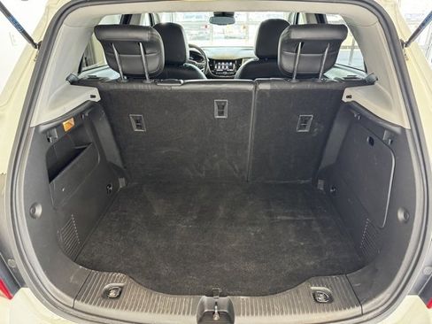 Certified 2022 Chevrolet Trax LT w/ LT Convenience Package image 34