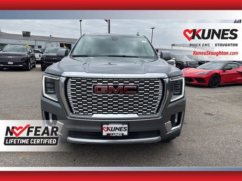 Used 2021 GMC Yukon Denali w/ Denali Premium Package image 5