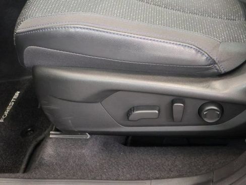 Used 2025 Subaru Forester Premium AWD/4WD image 14