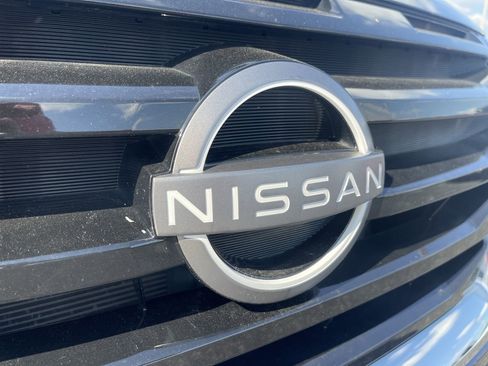 Used 2025 Nissan Pathfinder SV image 29