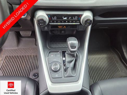Used 2022 Toyota RAV4 XLE Premium AWD/4WD image 28