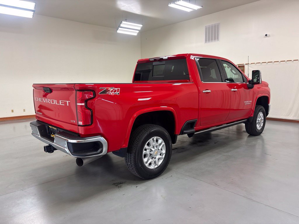 Used 2024 Chevrolet Silverado 3500 LTZ w/ LTZ Plus Package AWD/4WD image 9
