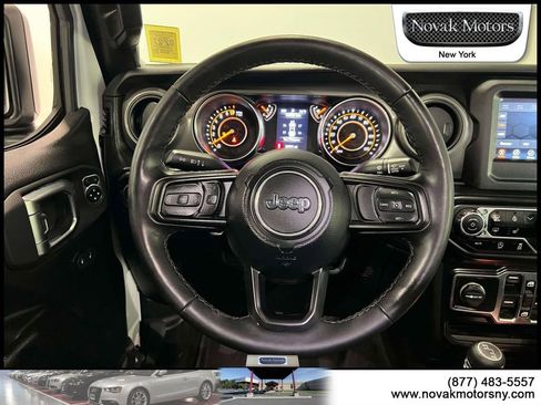 Used 2022 Jeep Gladiator Willys image 15