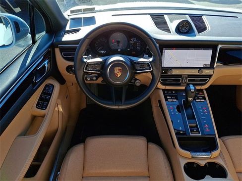 Used 2022 Porsche Macan S image 12