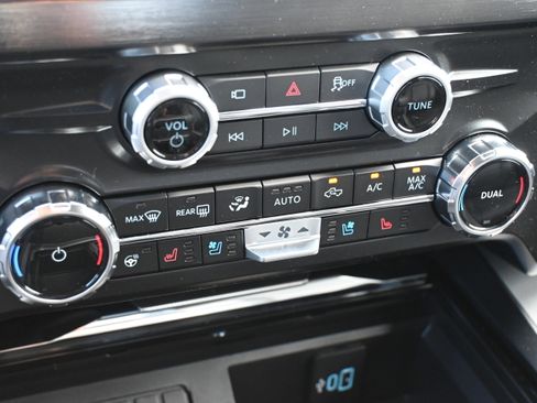 New 2026 Ford F250 Lariat w/ Black Appearance Package AWD/4WD image 28