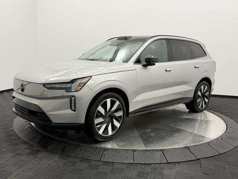 Certified 2025 Volvo EX90 Ultra AWD/4WD image 4