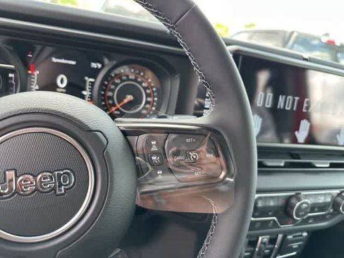 New 2026 Jeep Wrangler Unlimited Rubicon AWD/4WD image 6