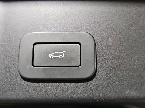 Used 2023 Land Rover Range Rover Evoque S AWD/4WD image 16