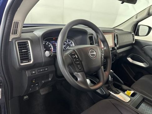 Used 2022 Nissan Frontier SV w/ Technology Package image 13