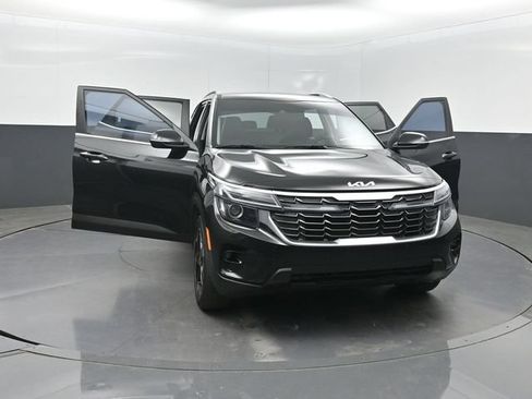 Used 2025 Kia Seltos EX FWD image 37