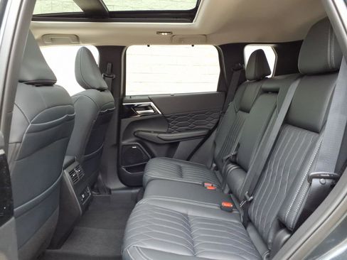 New 2026 Mitsubishi Outlander SEL FWD image 7