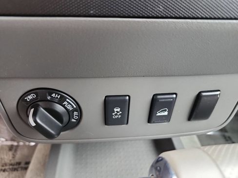 Used 2012 Nissan Frontier SV w/ SV Premium Utility Pkg image 21