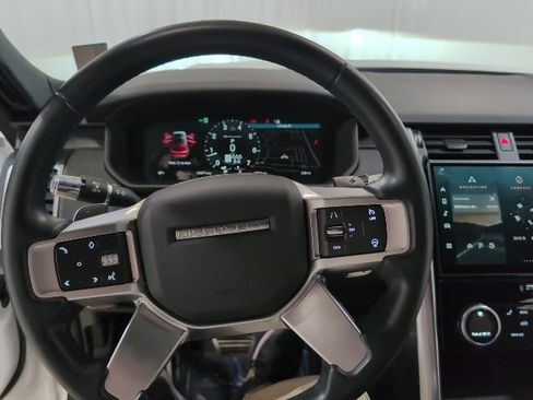 Used 2022 Land Rover Discovery S R-Dynamic image 17