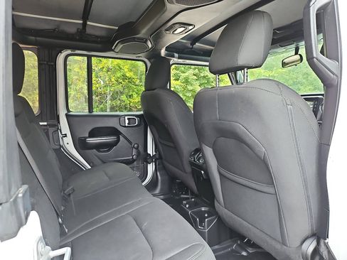 Used 2018 Jeep Wrangler Unlimited Sport image 15