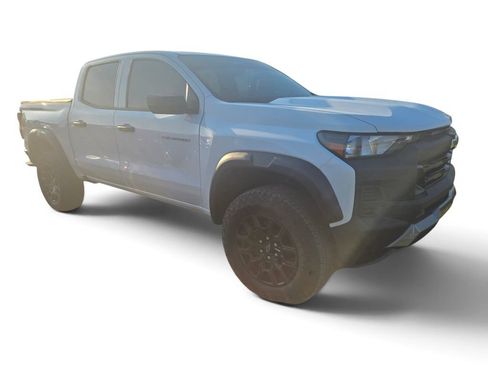 Used 2024 Chevrolet Colorado Trail Boss w/ Advanced Trailering Package AWD/4WD image 2