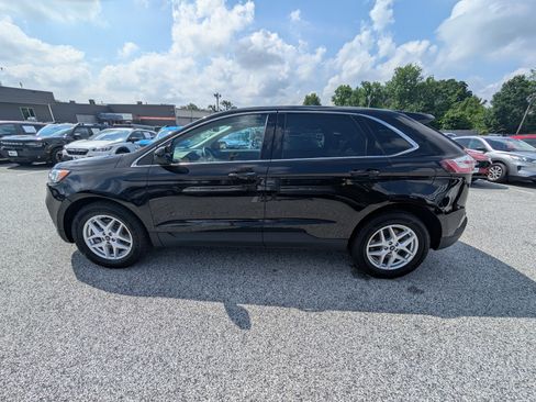 Certified 2022 Ford Edge SEL w/ Convenience Package AWD/4WD image 3