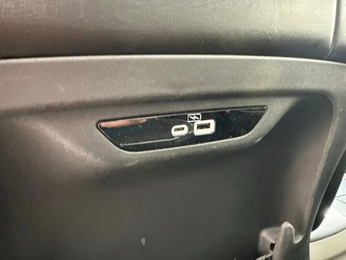 Used 2023 Chrysler Pacifica Limited AWD/4WD image 20