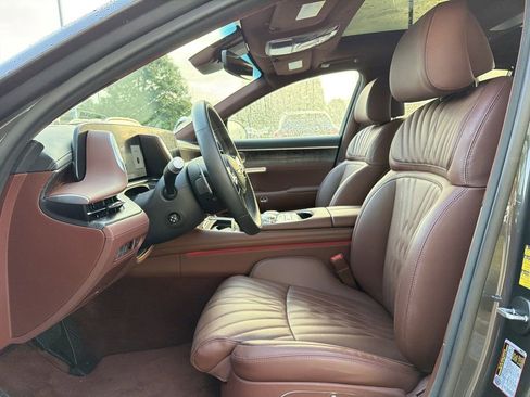 Used 2024 Genesis G90 3.5T image 11