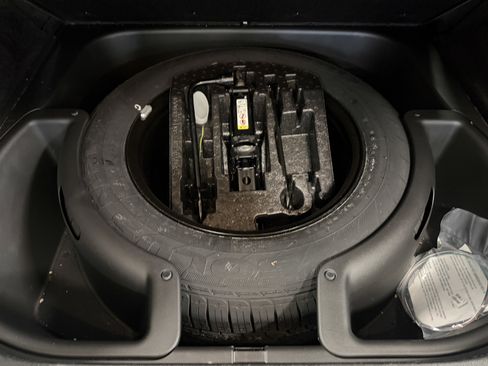 Used 2015 Jeep Grand Cherokee Overland AWD/4WD image 27