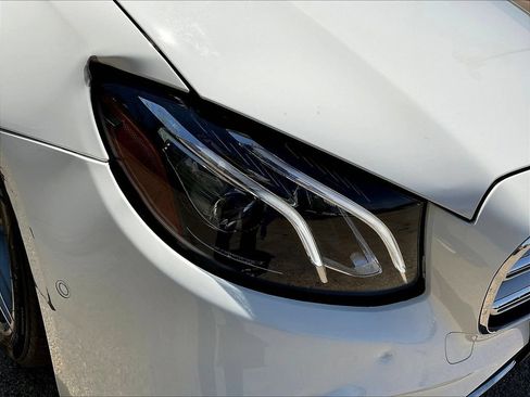 Used 2019 Mercedes-Benz E 300 4MATIC image 32