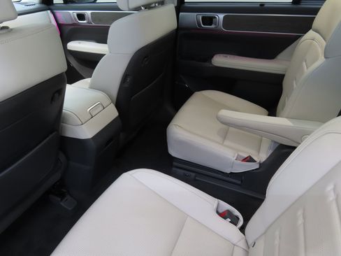 Used 2025 Hyundai Santa Fe Calligraphy image 23