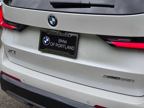 Used 2025 BMW X1 xDrive28i AWD/4WD image 14