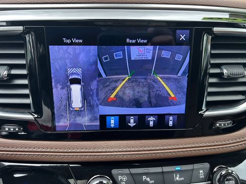 Used 2017 Chrysler Pacifica Limited w/ Advanced Safetytec Group FWD image 26
