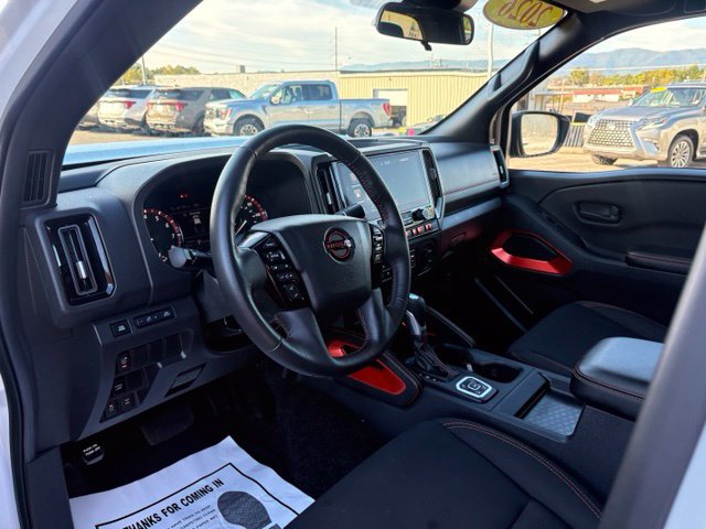 Used 2026 Nissan Frontier PRO-4X AWD/4WD image 3