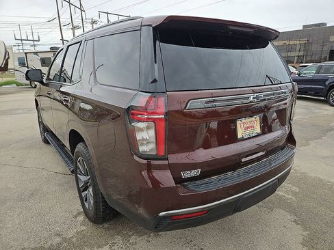 Used 2022 Chevrolet Tahoe Z71 w/ Luxury Package AWD/4WD image 5