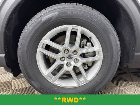 New 2026 Ford Explorer Active RWD image 12