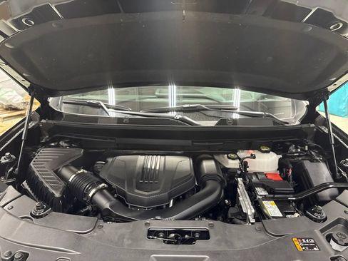 Used 2025 GMC Acadia AT4 w/ LPO, Floor Liner Package AWD/4WD image 10
