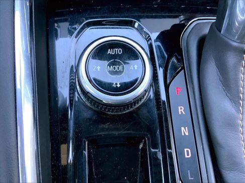 Used 2024 GMC Canyon AT4 image 35