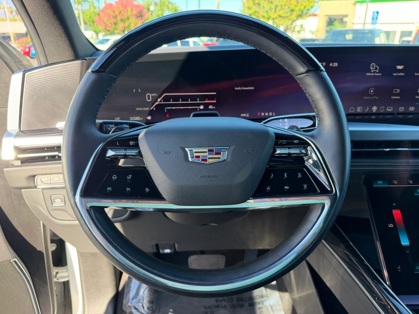 Used 2025 Cadillac Escalade ESV Sport AWD/4WD image 15
