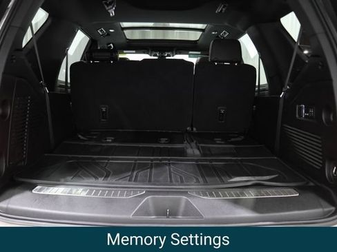Used 2021 Chevrolet Tahoe Premier w/ Premium Package AWD/4WD image 12