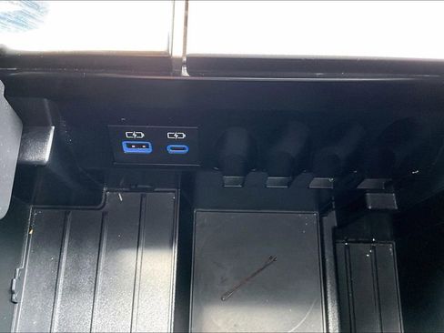 Used 2024 Toyota Sequoia Platinum image 33