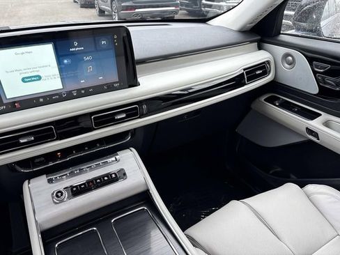 New 2026 Lincoln Aviator Reserve AWD/4WD image 13