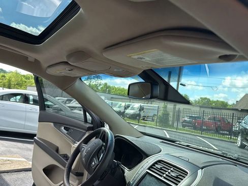 Used 2017 Lincoln MKX Select w/ Select Plus Package image 36