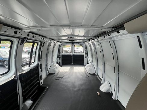 New 2025 Chevrolet Express 2500 Extended w/ Driver Convenience Package image 10