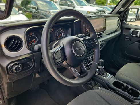 Used 2024 Jeep Wrangler Unlimited Sport AWD/4WD image 19
