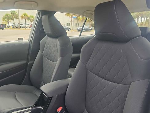 Used 2020 Toyota Corolla LE image 13