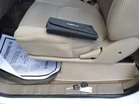 Used 2013 Nissan Frontier SV image 30